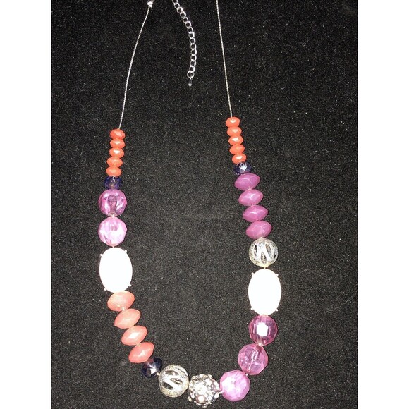 NY & Co Purple And Peach Strand Beaded Necklace Faceted Lucite Beads On Chain - Picture 4 of 7
